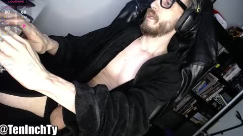 Ty online show from 04-25-26, 04:26