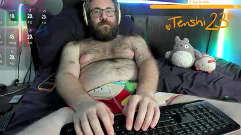 Snapshot of tenshi23 chatting on 10-17-25, 02:15 Matt online show from 10-17-25, 02:15