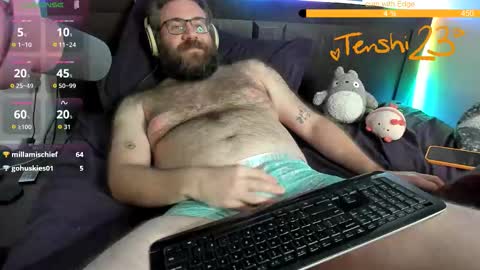 Snapshot of tenshi23 chatting on 10-18-25, 05:21 Matt online show from 10-18-25, 05:21