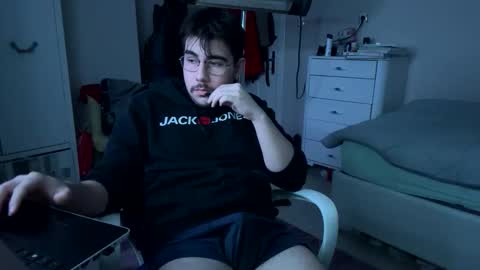 Snapshot of teowoody chatting on 03-07-26, 01:24 Teo online show from 03-07-26, 01:24