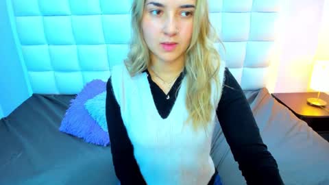 Teresa online show from 11-27-25, 01:46