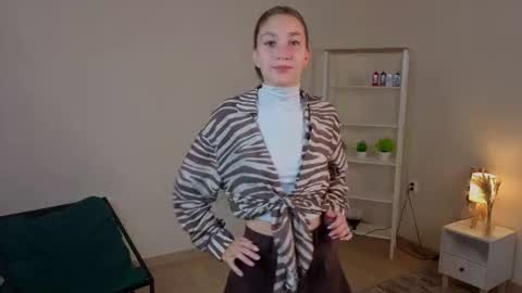 Snapshot of teressapizzi chatting on 08-04-26, 01:09 Emma online show from 08-04-26, 01:09