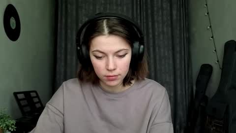 Anny Simpson online show from 02-16-26, 06:09