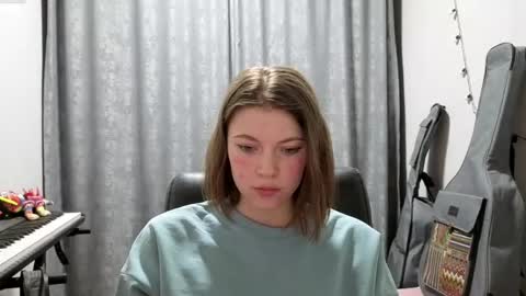 Anny Simpson online show from 05-19-26, 08:04