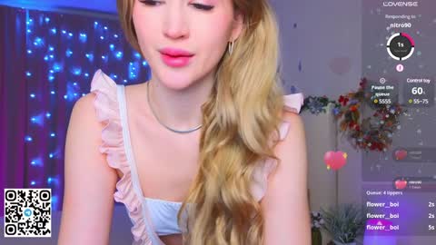 Snapshot of tesalune chatting on 12-23-24, 02:13 Tessa online show from 12-23-24, 02:13