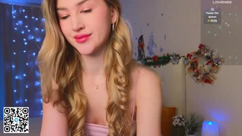 Snapshot of tesalune chatting on 01-10-25, 02:14 Tessa online show from 01-10-25, 02:14
