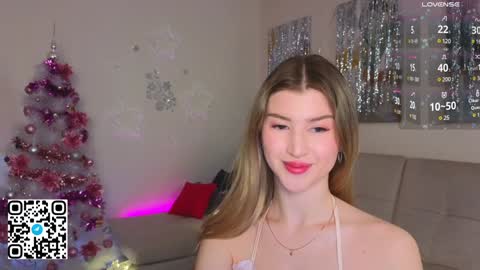 Snapshot of tesalune chatting on 01-11-25, 05:20 Tessa online show from 01-11-25, 05:20