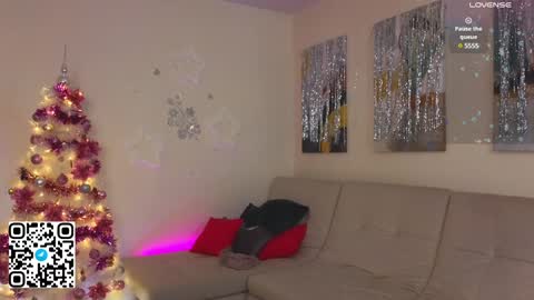 Snapshot of tesalune chatting on 01-12-25, 05:13 Tessa online show from 01-12-25, 05:13