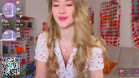 Snapshot of tesalune chatting on 02-18-25, 02:05 Tessa online show from 02-18-25, 02:05