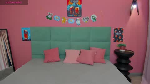 Tessa 3 online show from 09-23-25, 01:41