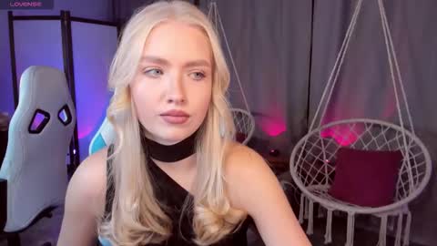 TessaHamilton online show from 11-16-25, 07:58