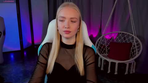 TessaHamilton online show from 12-21-25, 08:10