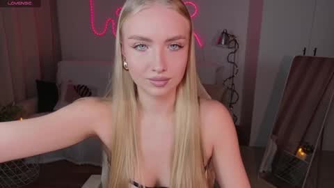 TessaHamilton online show from 03-08-26, 02:10