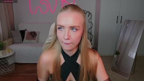 TessaHamilton online show from 04-13-26, 11:05