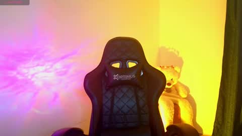 Tessy online show from 09-18-25, 04:31