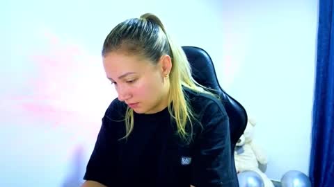 Tessy online show from 11-13-25, 01:15