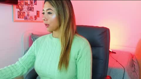 texas_curvykitten online show from 04-26-26, 09:29