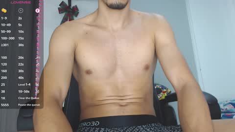 Snapshot of th_russ chatting on 12-27-24, 01:39 INSTAGRAM Th1rss online show from 12-27-24, 01:39