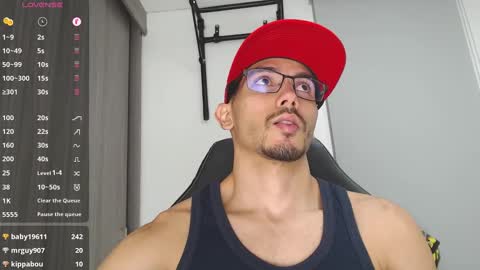 Snapshot of th_russ chatting on 02-11-25, 07:59 INSTAGRAM Th1rss online show from 02-11-25, 07:59