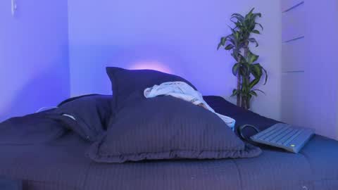 Snapshot of thadeo_king chatting on 05-11-26, 02:45 thadeo_king online show from 05-11-26, 02:45