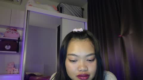 Snapshot of thailand4you chatting on 01-08-25, 04:22 AbbieThai  online show from 01-08-25, 04:22
