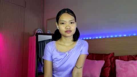 Snapshot of thailand4you chatting on 10-12-25, 04:39 AbbieThai  online show from 10-12-25, 04:39