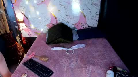       online show from 06-06-26, 01:21