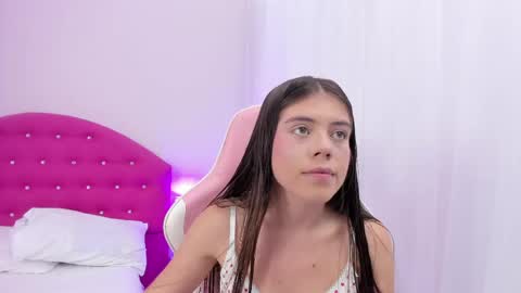 Thalia  online show from 04-25-26, 07:22