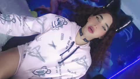 Snapshot of thalia_gil21 chatting on 02-19-25, 09:36 Thalia Girl online show from 02-19-25, 09:36