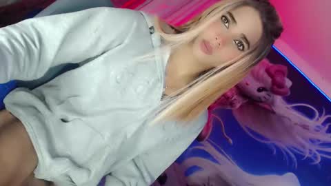 Snapshot of thalia_gil21 chatting on 02-28-25, 04:21 Thalia Girl online show from 02-28-25, 04:21