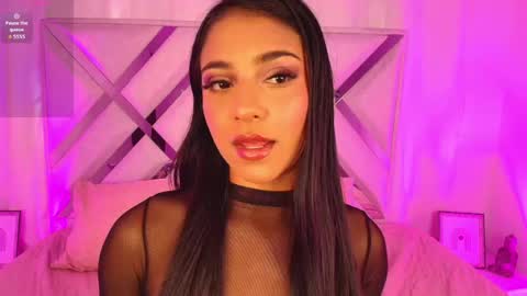 Snapshot of thalia_gomez__ chatting on 05-13-26, 08:27 thalia online show from 05-13-26, 08:27
