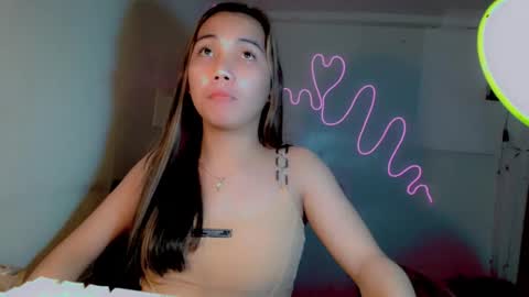 Snapshot of thalia_sunshine chatting on 11-28-25, 01:08 Thalia online show from 11-28-25, 01:08