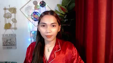 Snapshot of thalia_sunshine chatting on 12-17-25, 04:35 Thalia online show from 12-17-25, 04:35