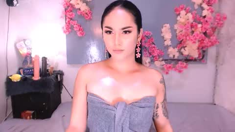 Snapshot of thalia_venture chatting on 10-18-25, 10:38 Thalia online show from 10-18-25, 10:38