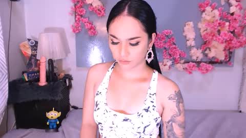 Snapshot of thalia_venture chatting on 10-24-25, 01:29 Thalia online show from 10-24-25, 01:29