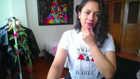 Snapshot of thaliacooper chatting on 12-19-24, 07:07 online show from 12-19-24, 07:07