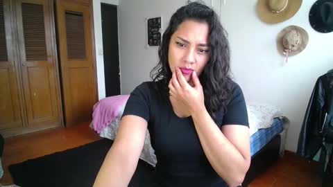 Snapshot of thaliacooper chatting on 01-30-25, 06:32 online show from 01-30-25, 06:32