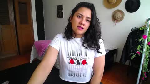 Snapshot of thaliacooper chatting on 02-05-25, 05:20 online show from 02-05-25, 05:20