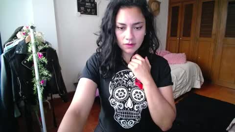 Snapshot of thaliacooper chatting on 03-09-25, 10:52 online show from 03-09-25, 10:52