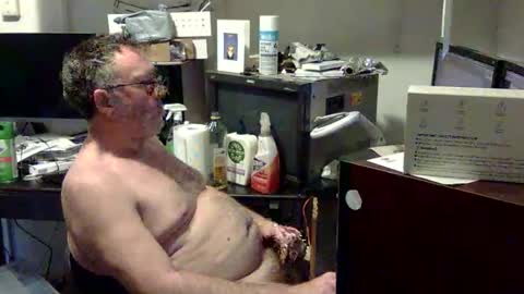 Snapshot of thang5545 chatting on 10-18-25, 12:57 thang5545 online show from 10-18-25, 12:57