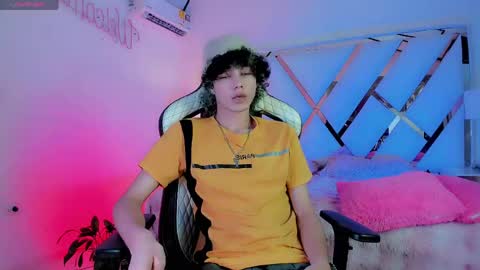 thanier_18 online show from 04-22-26, 07:48