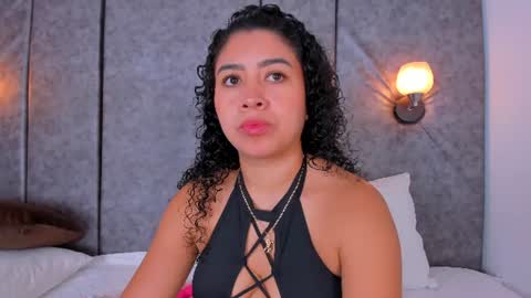 Snapshot of thara_webstter chatting on 07-27-26, 11:50 thara webstter online show from 07-27-26, 11:50