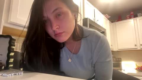 thatbaby070200000 online show from 03-06-25, 07:36