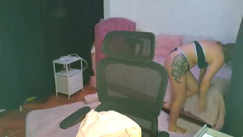   online show from 11-21-25, 06:28