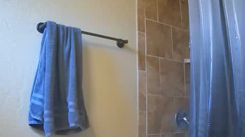 Snapshot of thatguyfromx chatting on 12-18-25, 08:04 That guy follow on X online show from 12-18-25, 08:04