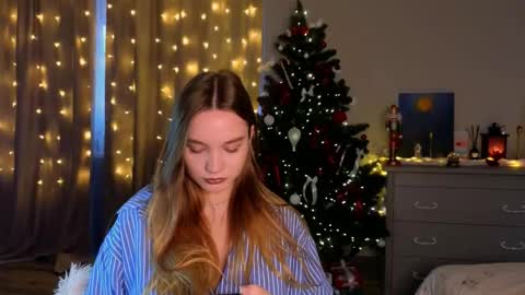 Snapshot of thatonerabbit chatting on 12-21-25, 11:50 Alice online show from 12-21-25, 11:50