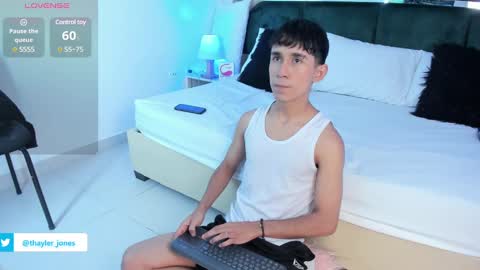 Snapshot of thayler_jones chatting on 01-14-25, 11:20 Thayler online show from 01-14-25, 11:20