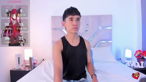 Snapshot of thayler_jones chatting on 09-26-25, 11:14 Thayler online show from 09-26-25, 11:14