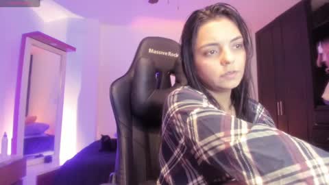 Snapshot of thays_mawakye01 chatting on 03-12-25, 02:45 Paola online show from 03-12-25, 02:45