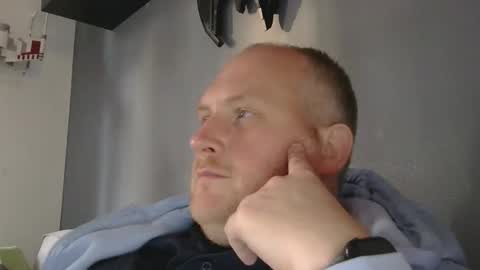 Snapshot of the007146368 chatting on 11-06-25, 02:29 the007146368 online show from 11-06-25, 02:29